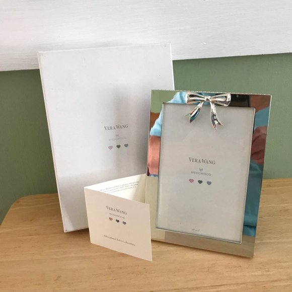 RARE FIND ~ Vintage Vera Wang by Wedgwood Baby Silverplated Frame 4x6 - Picture 5 of 6